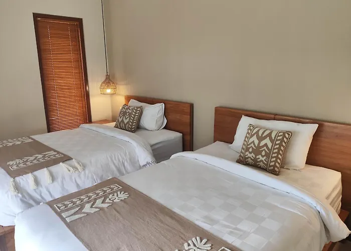 Lovecho & Unit Hotel 3*